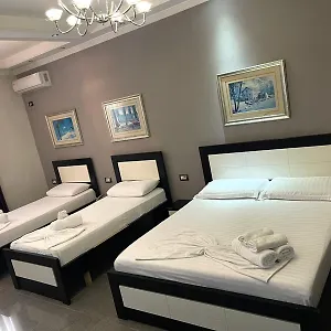 Hotel Erandi, Rinas
